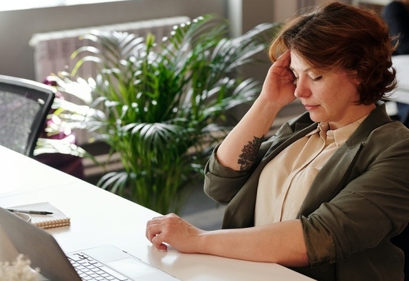 5 dấu hiệu lão hóa tưởng đáng sợ nhưng ai cũng trải qua