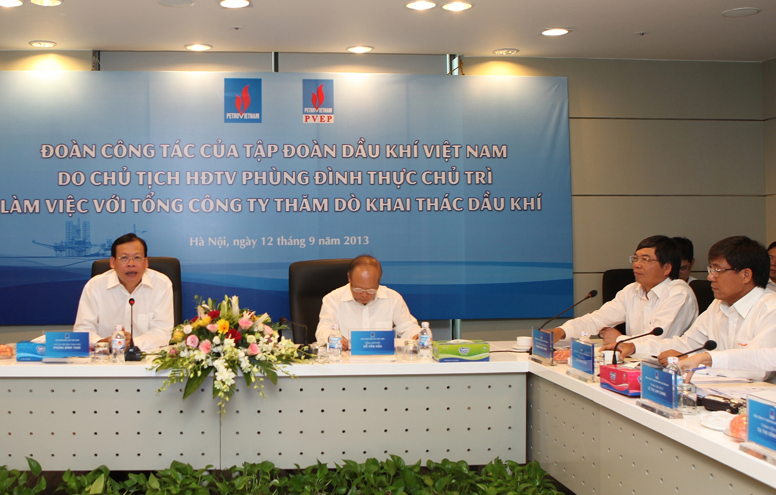 Chủ tịch HĐTV và Tổng giám đốc Tập đoàn Dầu khí Việt Nam thăm, làm việc tại PVEP