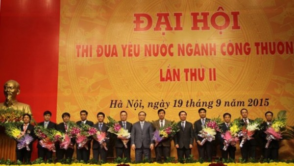 thi dua yeu nuoc la dong luc phat trien