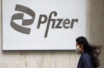 Pfizer và Merck tiếp tục thử nghiệm thuốc viên điều trị Covid-19