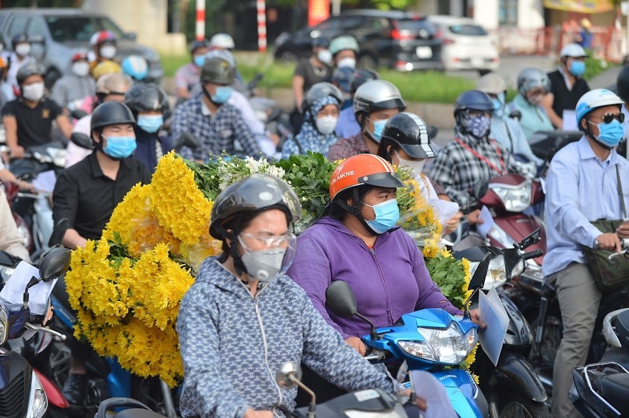 Hà Nội: Siết chặt kiểm soát ra vào “vùng đỏ”
