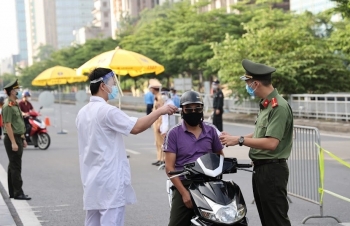 Hà Nội: Siết chặt kiểm soát ra vào “vùng đỏ”
