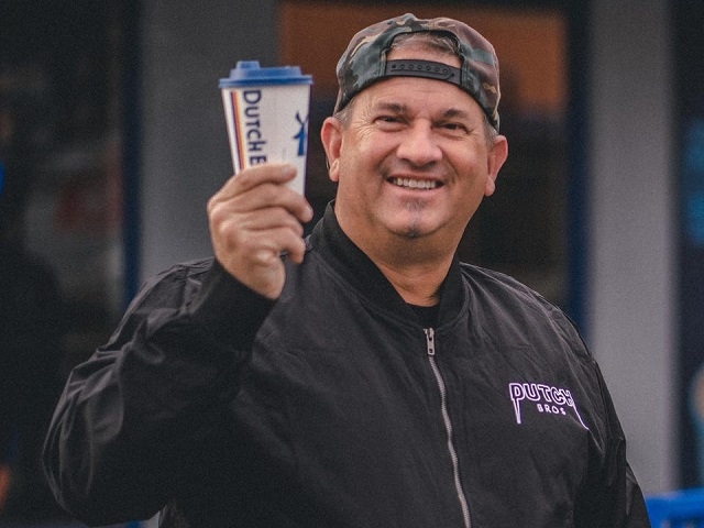 Travis Boersma, nhà sáng lập và Chủ tịch Dutch Bros vừa trở thành tỷ phú. Ảnh: Dutch Bros