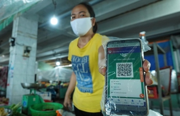 Đề nghị chỉ tiêm từ 1 mũi vắc xin là đủ điều kiện có "thẻ xanh Covid"