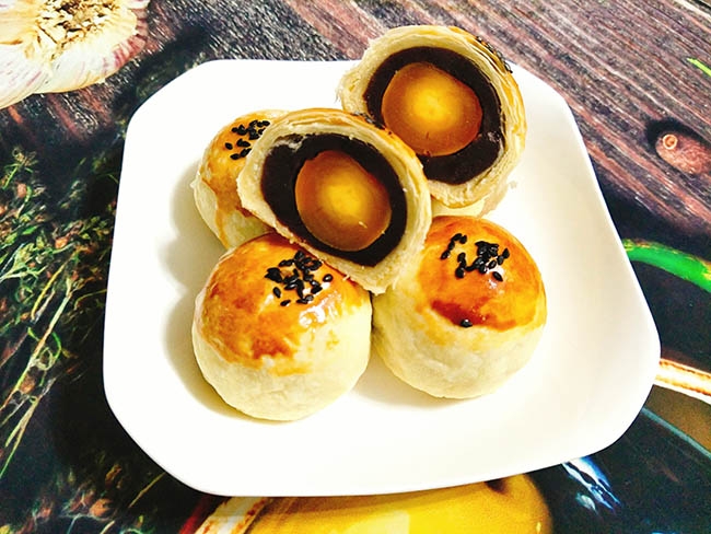 Thưởng thức bánh Trung thu truyền thống của các nước châu Á