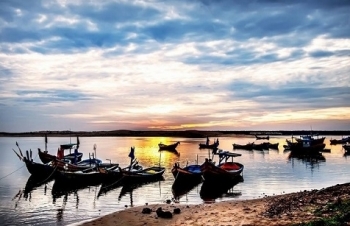 Cuộc sống bình dị tại làng chài ven biển Bình Định