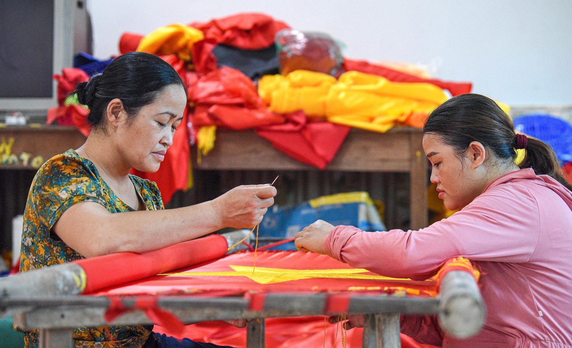 Làng may cờ Tổ quốc