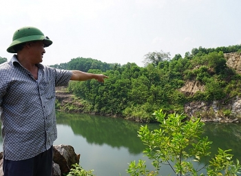 Thủ phủ đá đỏ Quỳ Châu: Những viên đá mang màu máu