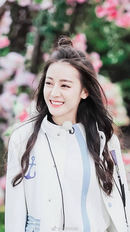 ngam nhan sac van nguoi me cua dich le nhiet ba