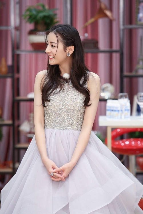 ngam nhan sac van nguoi me cua dich le nhiet ba