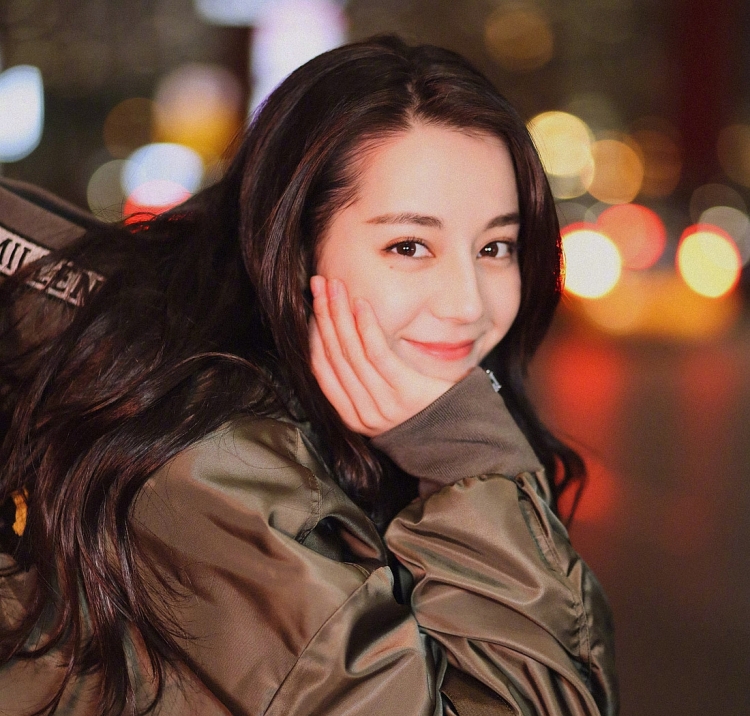 ngam nhan sac van nguoi me cua dich le nhiet ba