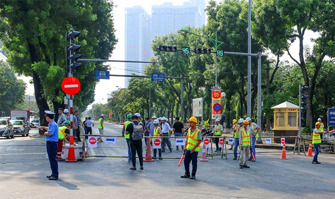 nhieu pho bi rao chan de thi cong metro nhon ga ha noi