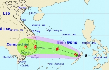 Áp thấp nhiệt đới trên Biển Đông, mưa lớn ở Trung Bộ và Tây Nguyên