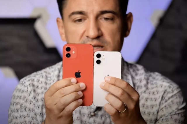 iPhone 12 mini lần đầu lộ video thực tế: Kích thước “tí hon” đến ngỡ ngàng - 2