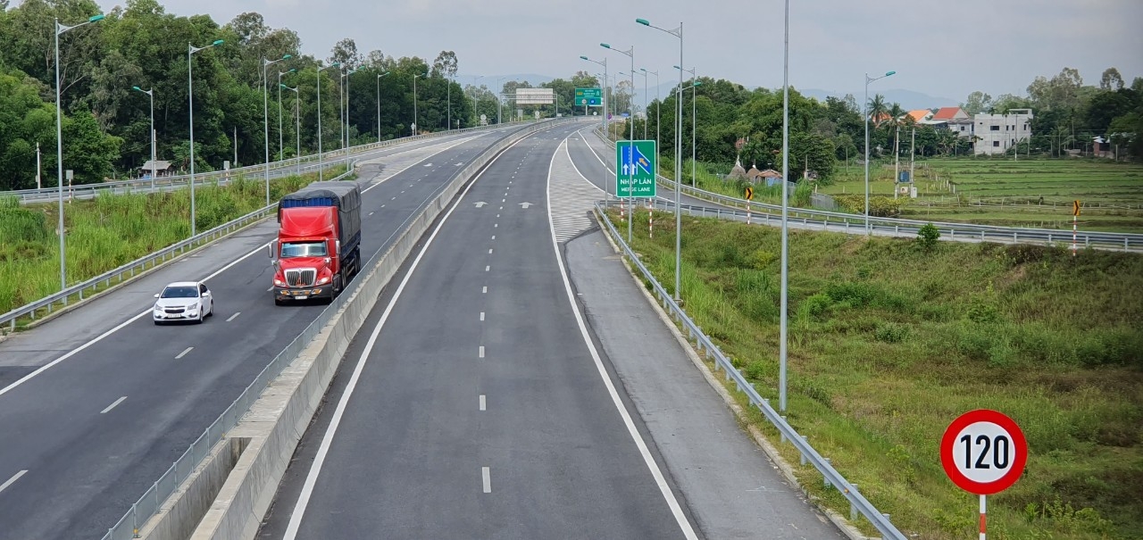 Đề xuất đầu tư xây dựng trước 9 dự án thành phần cao tốc Bắc - Nam phía đông