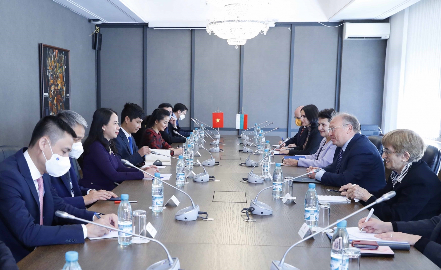 Phó Chủ tịch nước Võ Thị Ánh Xuân gặp Bộ trưởng Ngoại giao Bulgaria Stetlan Stoev 2