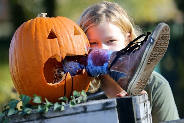 Hòa mình vào không khí lễ hội Halloween độc đáo của các nước