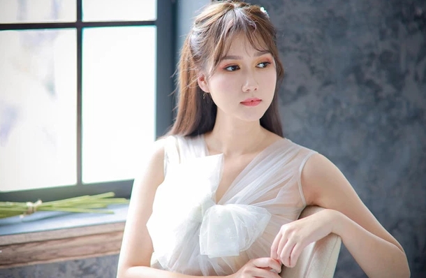 Diễn viên Hương Giang liên tục thể hiện sự bất ổn trong tâm trạng