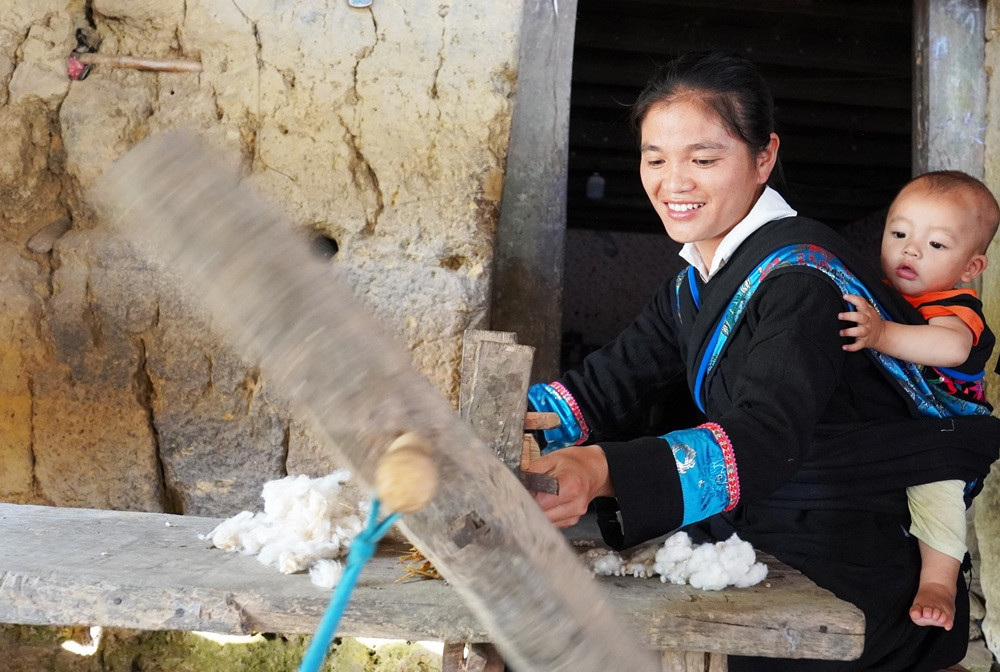 Nghề dệt vải truyền thống của người Thu Lao Nghề dệt vải truyền thống của người Thu Lao