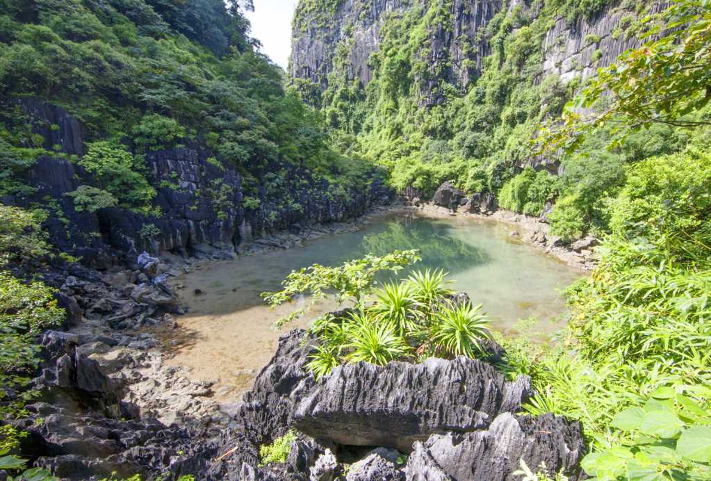 Khám phá tiên cảnh trong lòng Di sản