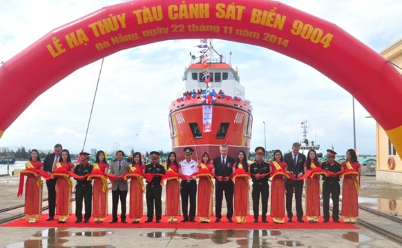Hạ thủy tàu Cảnh sát biển 9004