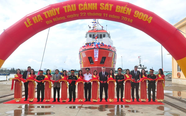 Hạ thủy tàu Cảnh sát biển 9004