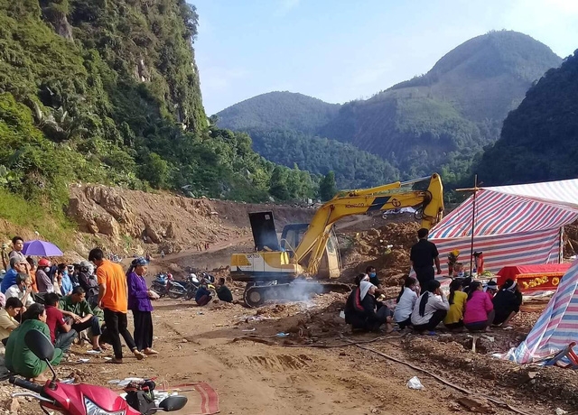 Tìm thấy thi thể phu vàng thứ 2, kết thúc cuộc tìm kiếm trong hang Cột Cờ