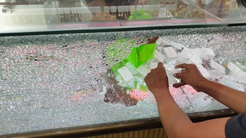 Tiệm vàng bị cướp nổ súng tấn công trong 30 giây