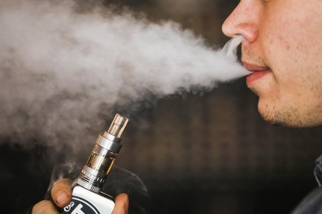viet nam se cam luu hanh thuoc la dien tu shisha
