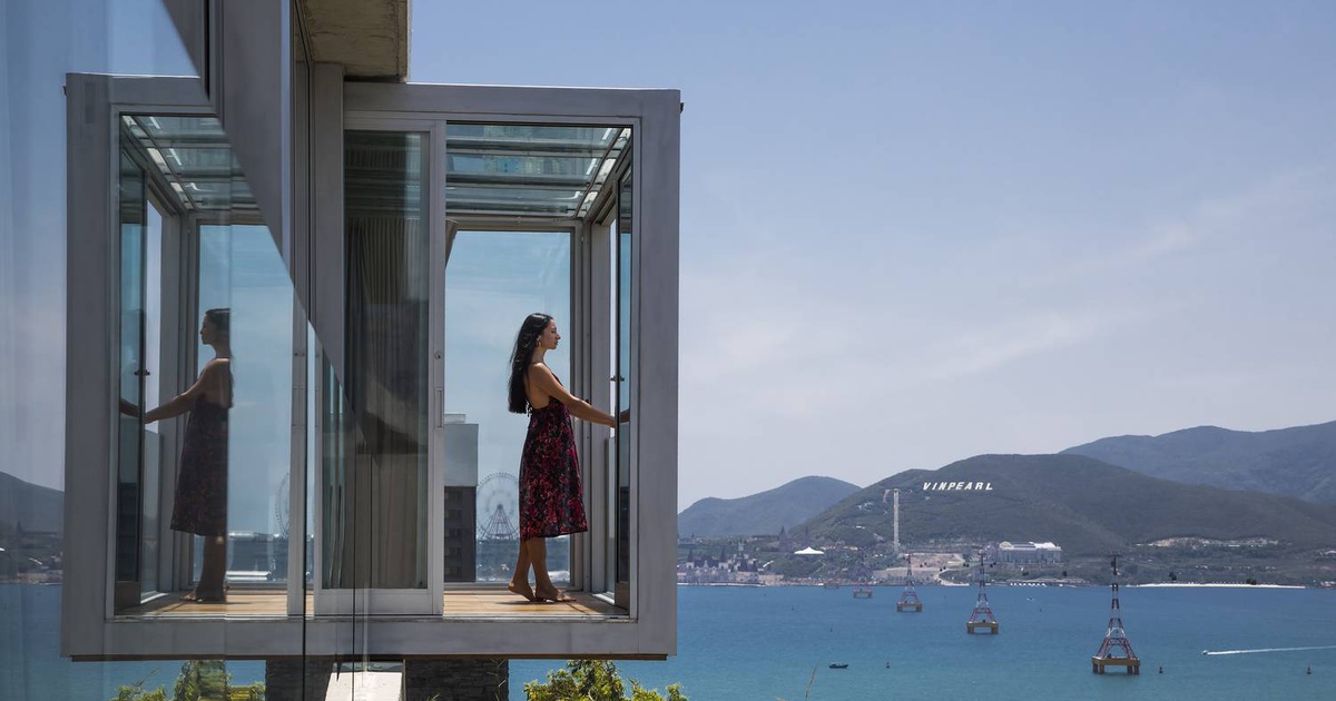 Biệt thự đá độc đáo ở Nha Trang có ban công ẩn hiện tùy thích