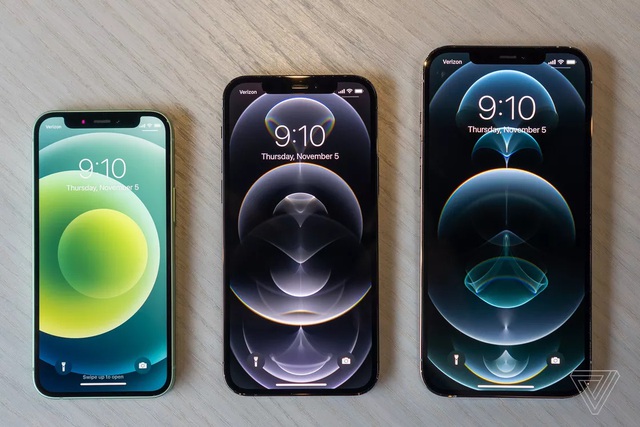 Cận cảnh bộ đôi iPhone 12 mini và 12 Pro Max - Khác biệt lớn về kích cỡ - 1