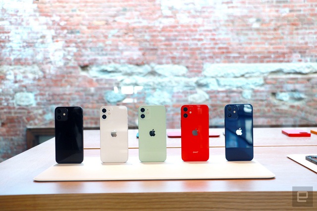 Cận cảnh bộ đôi iPhone 12 mini và 12 Pro Max - Khác biệt lớn về kích cỡ - 7