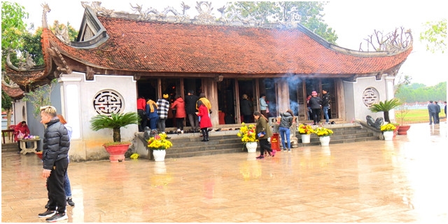 Đền Lăng Sương, xã Trung Nghĩa Ảnh: Sưu tầm Đền Lăng Sương, xã Trung Nghĩa Ảnh: Sưu tầm