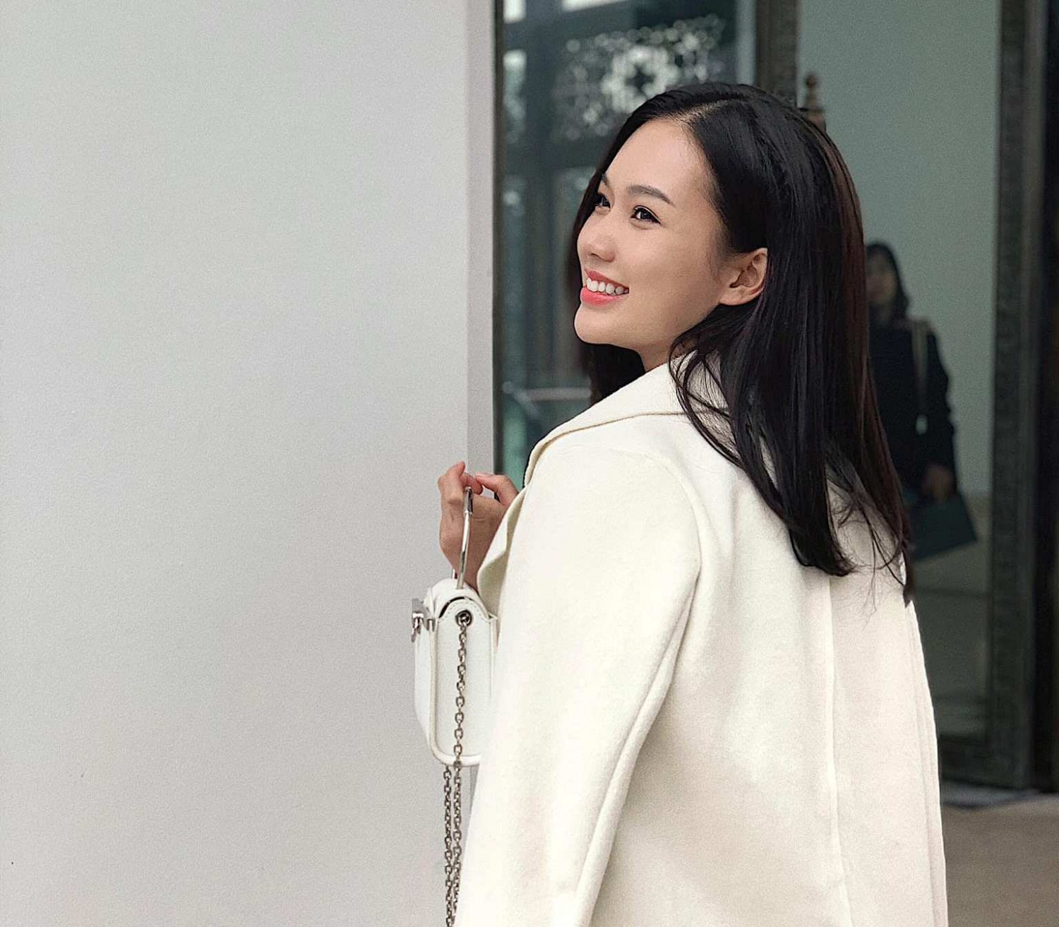 Ngắm vẻ xinh đẹp, quyến rũ của cô y tá 