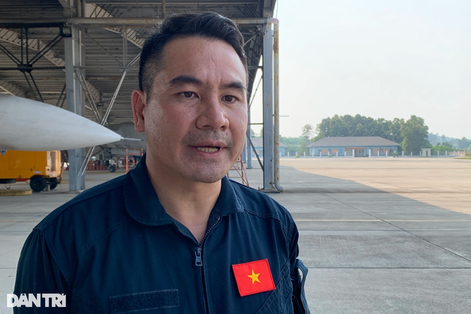 Phi công chia sẻ cảm xúc bay cùng Hổ mang chúa Su-30MK2 trên bầu trời Hà Nội - 6