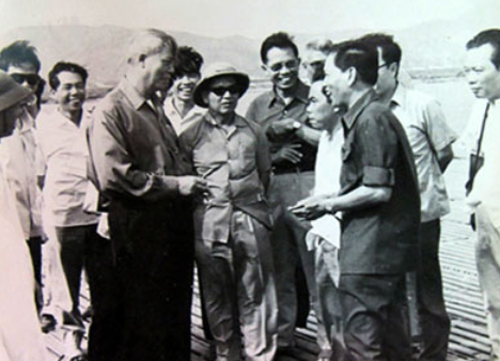 ky niem sau sac cua nguoi thu ky gia voi thuong tuong dinh duc thien