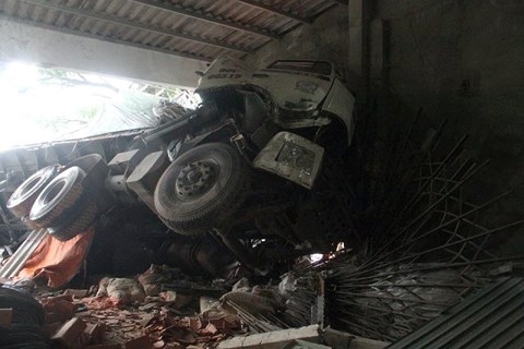tin tuc ngay 912 dam thau nguc ban cung tro vi buon dien thoai gay on ao