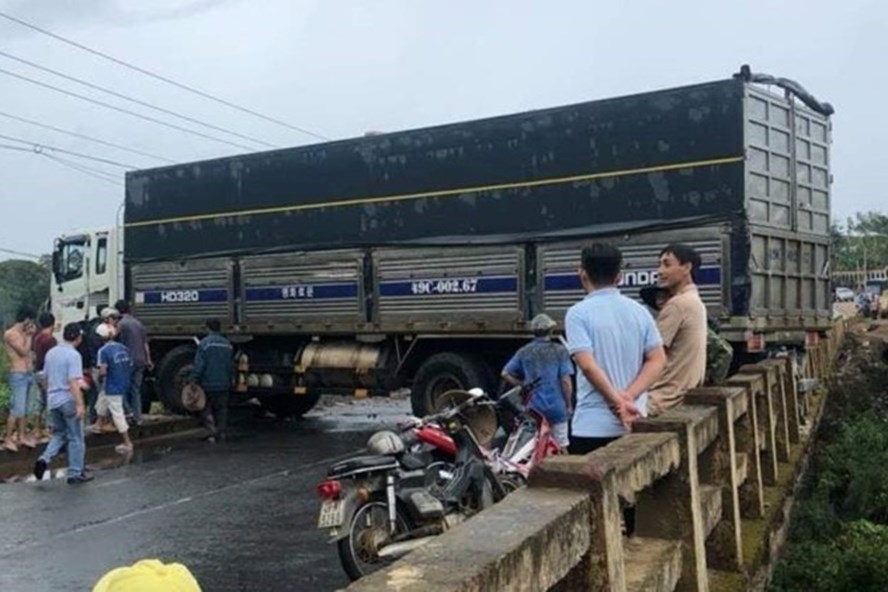 tin tuc ngay 1512 ha noi cam o to tai 20 tuyen duong phuc vu tran chung ket aff cup 2018