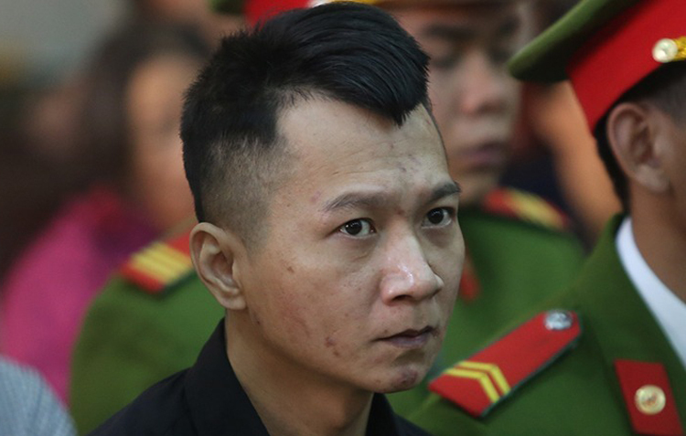 dung san van dong mo phien xet xu nhom sat hai thieu nu giao ga