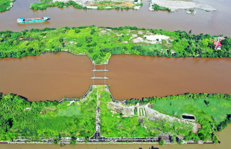 hai cong trinh ngan man bo hoang o mien tay