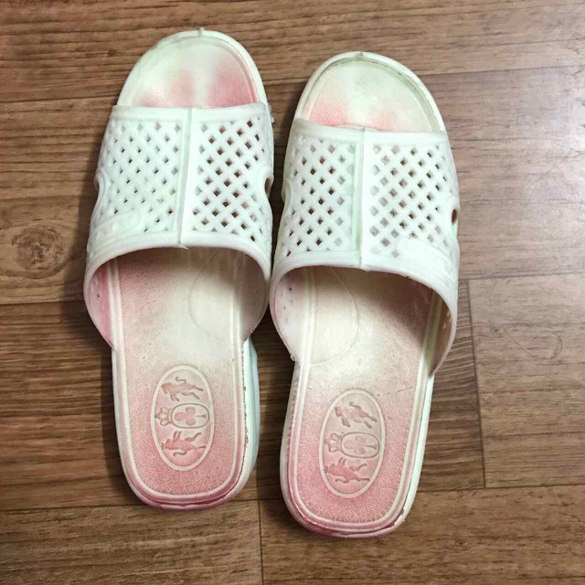 Người đàn ông đổ mồ hôi máu lần đầu tiên ghi nhận tại Việt Nam - 2 Người đàn ông đổ mồ hôi máu lần đầu tiên ghi nhận tại Việt Nam - 2