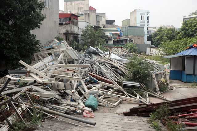 Bên trong tòa nhà 8B Lê Trực sau 5 năm lặc lè với việc 