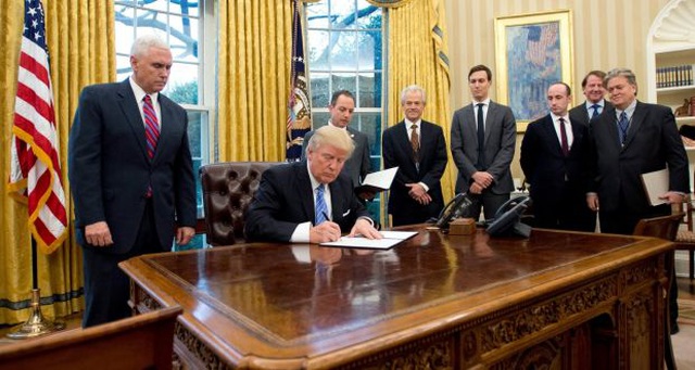 Cuộc tranh cãi nảy lửa trong phòng Bầu dục của ông Trump - 1