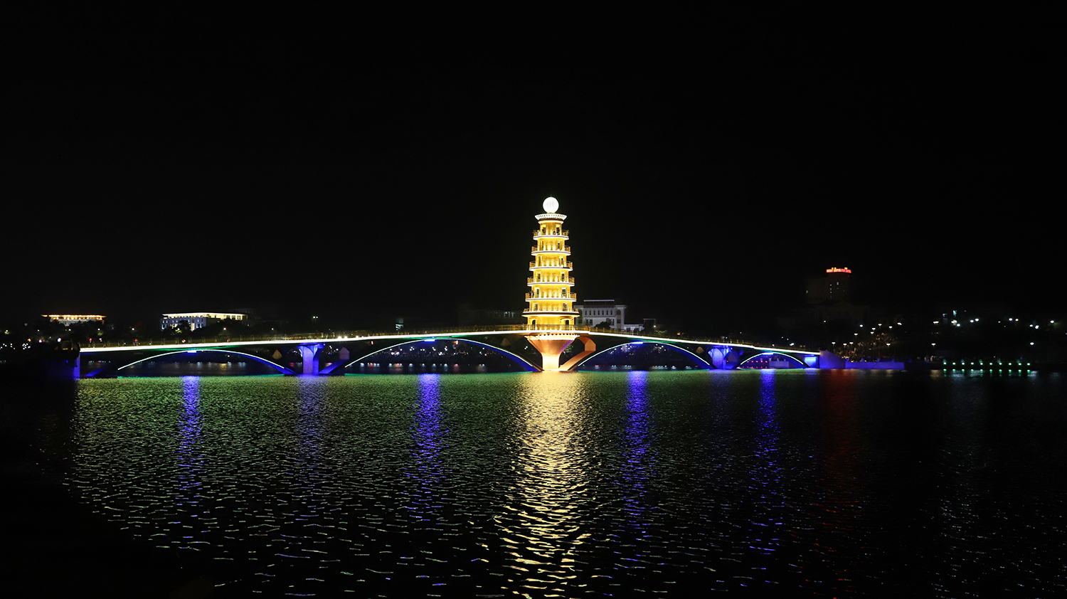 Những cây cầu du lịch trong lòng thành phố Những cây cầu du lịch trong lòng thành phố