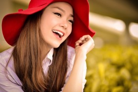 Minh Hằng liệu có "hào phóng" như Thủy Tiên?