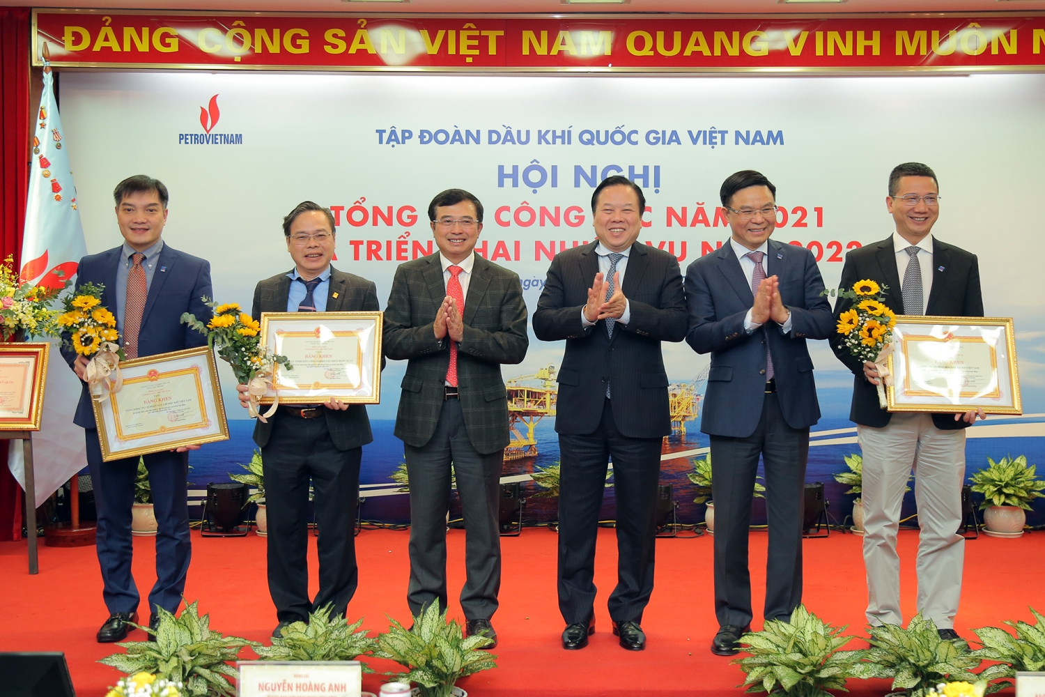 Petrovietnam vượt thách thức, tăng trưởng ngoạn mục