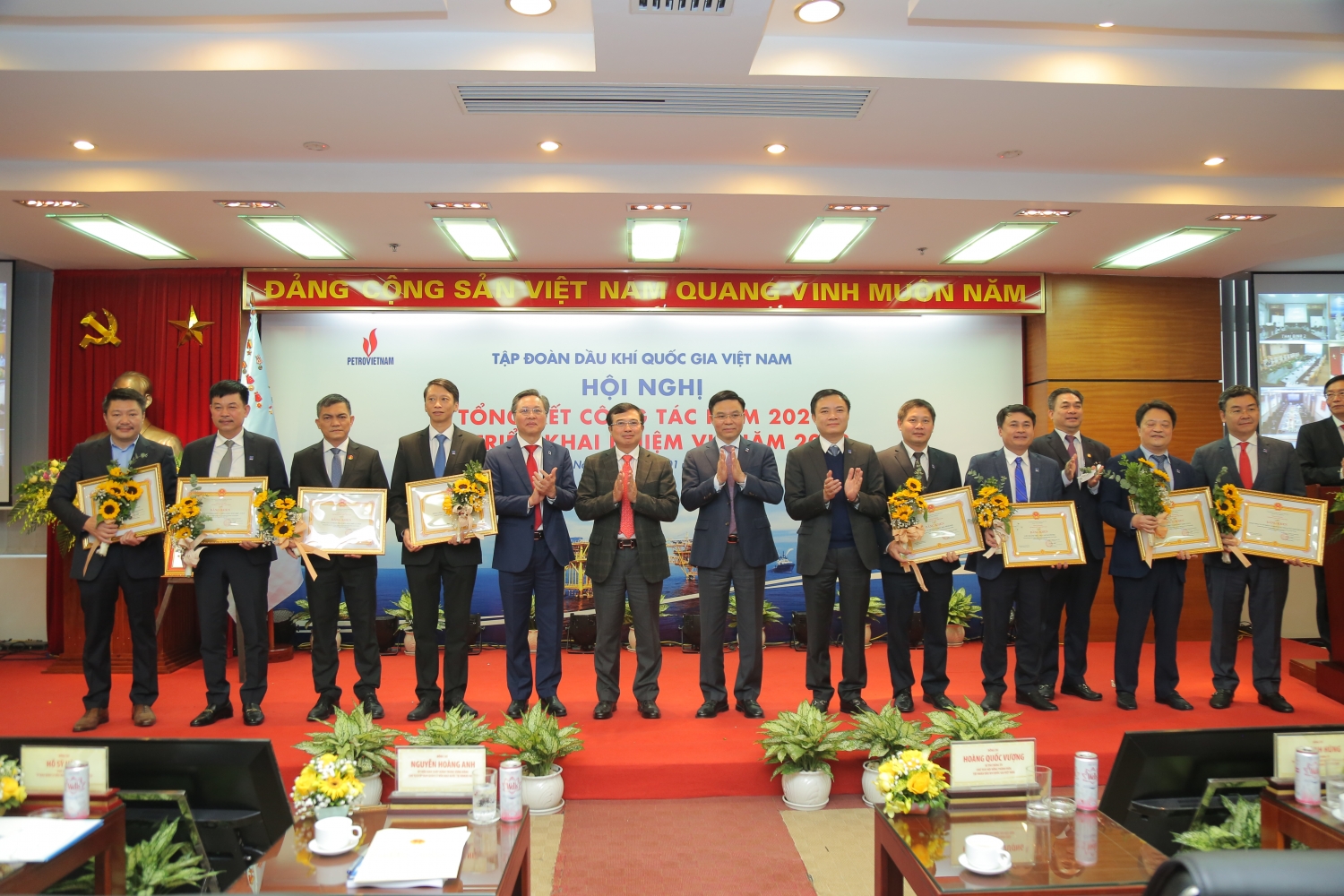 Petrovietnam vượt thách thức, tăng trưởng ngoạn mục