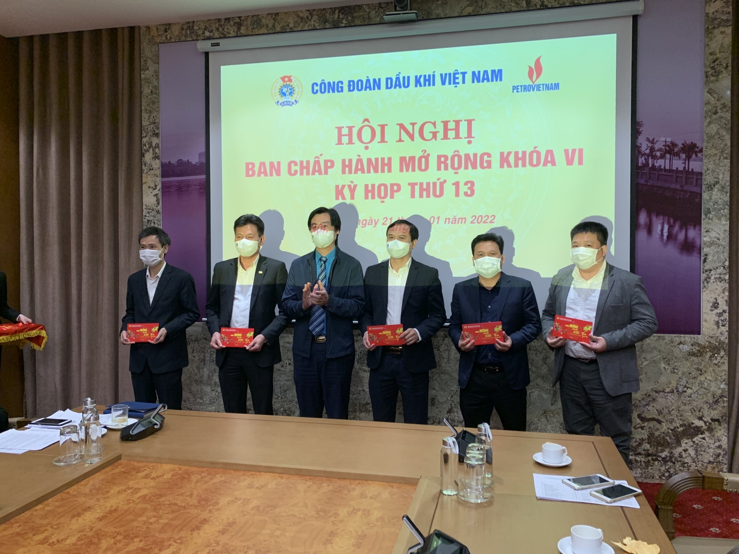 Tổ chức Hội nghị Ban chấp hành mở rộng khóa VI, kỳ họp thứ 13