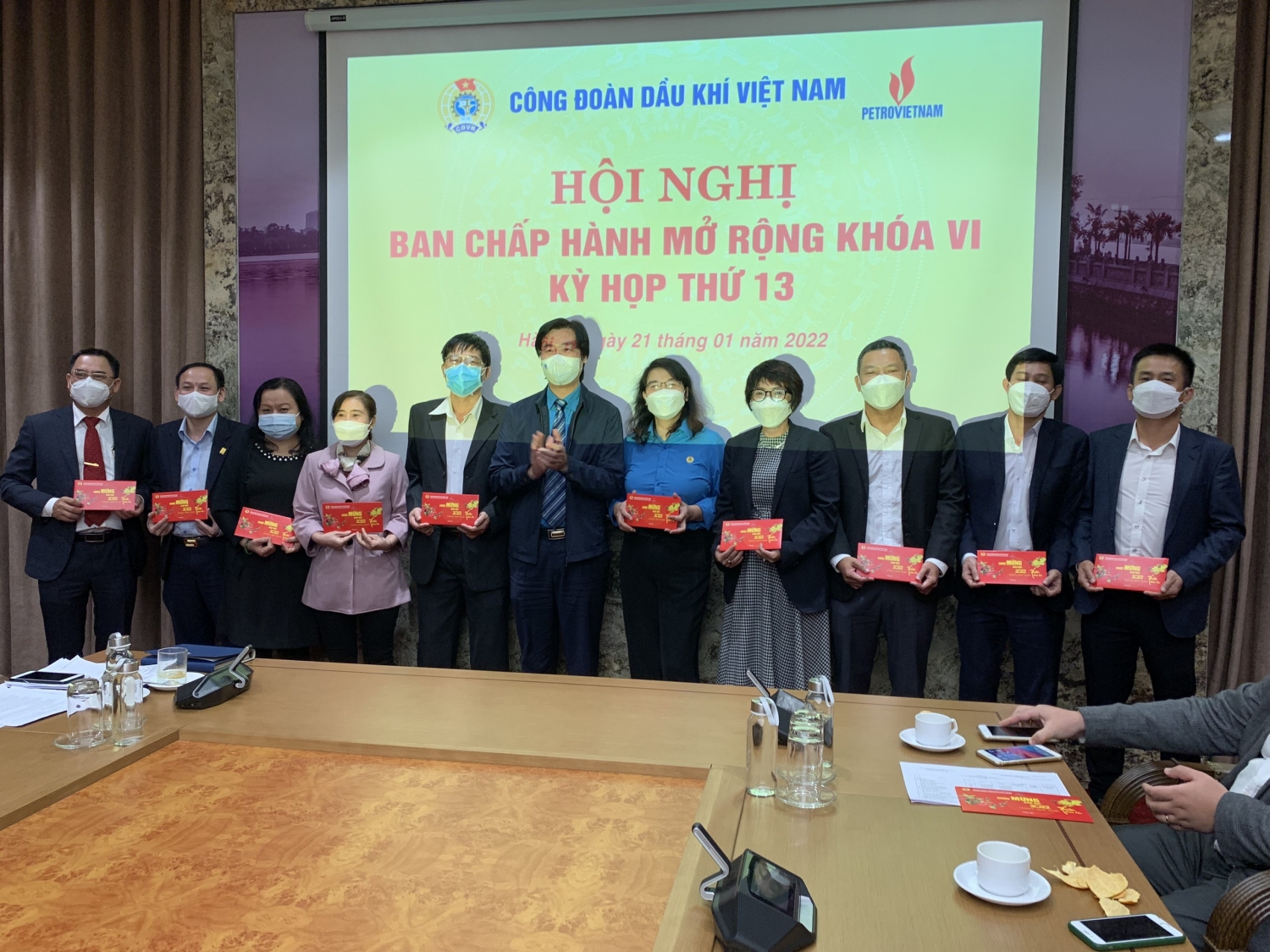 Tổ chức Hội nghị Ban chấp hành mở rộng khóa VI, kỳ họp thứ 13