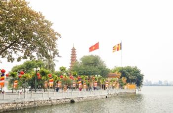 Hà Nội bình yên, tĩnh lặng trong sáng mùng 1